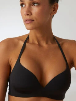 Simone Perele Non Wire Bralette 11 Simone Perele Non Wire Bralette -FOREVER YOUR LINGERIE 13V253SimonePereleNonWireBraletteBlackFrontHalterNeck