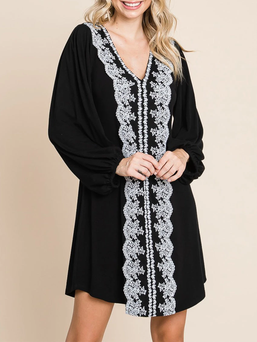 Emerald Hattie V-Neck Lace Dress 4 Emerald Hattie V-Neck Lace Dress - Image 3