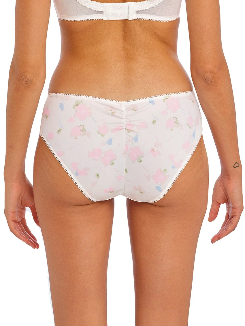 Freya Daydreaming Brief 5 Freya Daydreaming Brief - Image 3