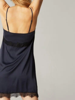 Simone Perele Satin Secrets Chemise 7 Simone Perele Satin Secrets Chemise -FOREVER YOUR LINGERIE SimonePereleSatinSecretsChemiseMoonlight23H940Back